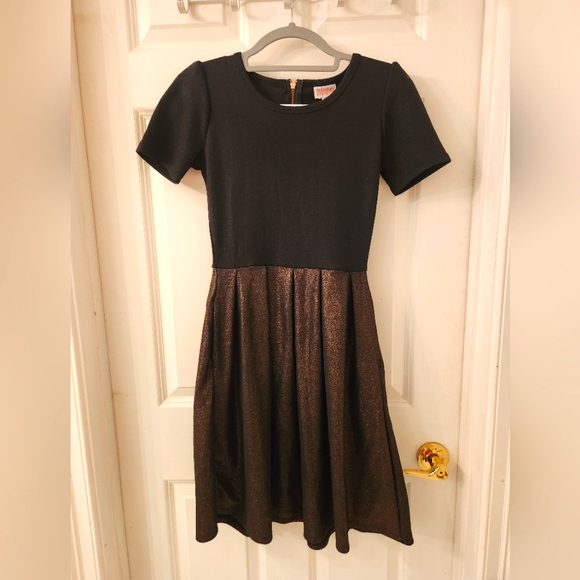 LuLaRoe Dresses & Skirts - Lularoe Metallic Pleated Skirt Dress